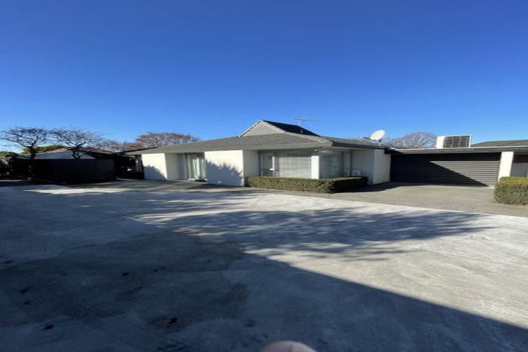 Photo of property in 1/195b Wairakei Road, Bryndwr, Christchurch, 8053