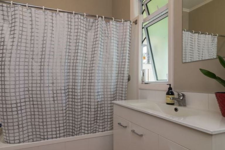 Photo of property in 13 Park Road, Western Heights, Rotorua, 3015