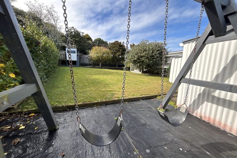 Photo of property in 40 Cumberland Street, Merrilands, New Plymouth, 4312