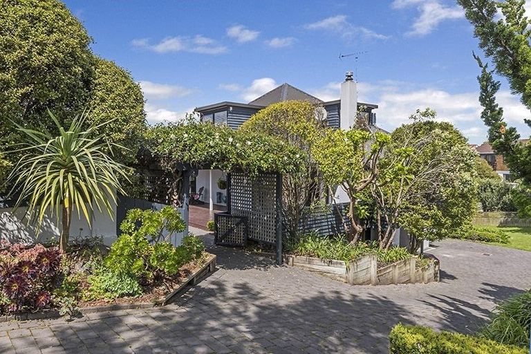 Photo of property in 17 Stevenson Way, Cockle Bay, Auckland, 2014