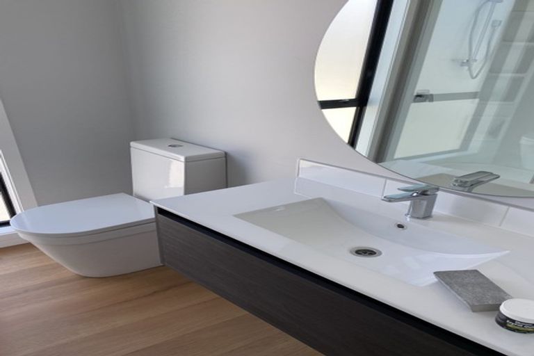 Photo of property in 4 Gloaming Lane, Wallaceville, Upper Hutt, 5018