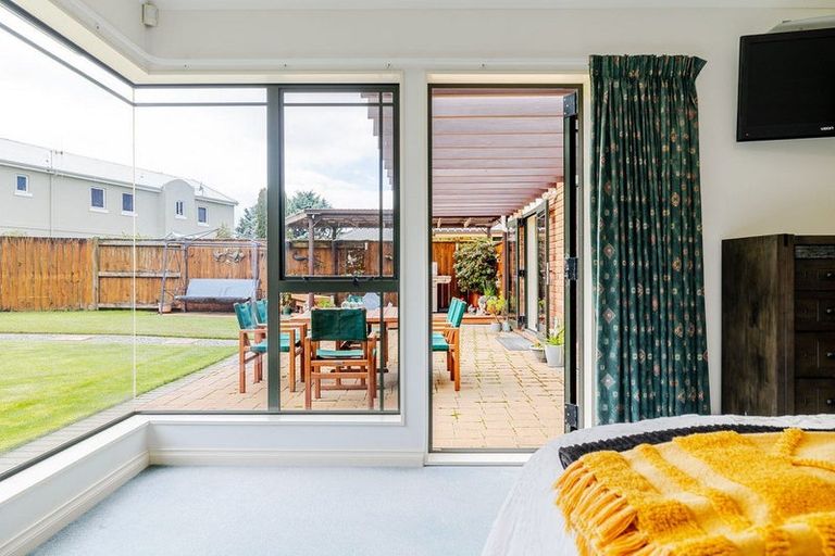 Photo of property in 62 Royal Oak Drive, Kelvin Grove, Palmerston North, 4414