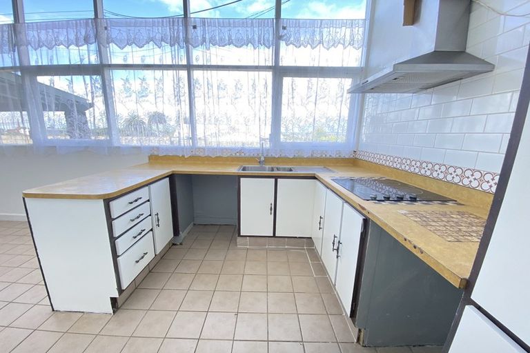 Photo of property in 1/40c West Coast Road, Glen Eden, Auckland, 0602