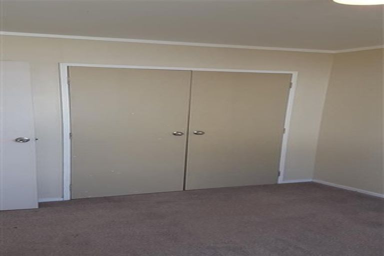 Photo of property in 2/24 Solveig Place, Randwick Park, Auckland, 2105