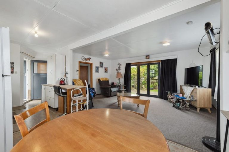 Photo of property in 3 Iredale Road, Hawera, 4610