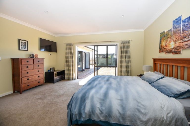 Photo of property in 18 Carrington Drive, Carterton, 5713