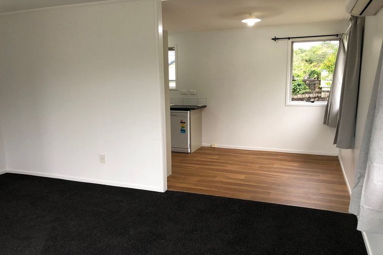 Photo of property in 42 Pisces Road, Glen Eden, Auckland, 0602