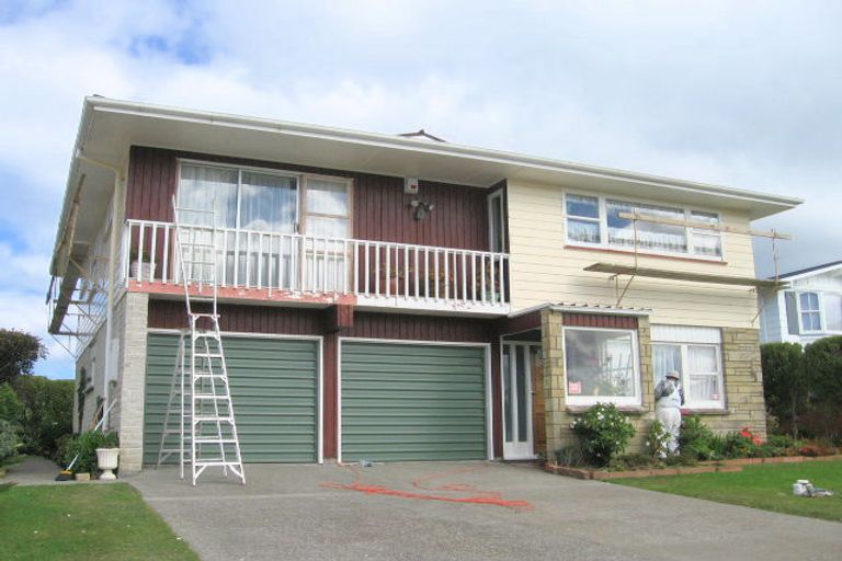 Photo of property in 30 Westview Grove, Miramar, Wellington, 6022