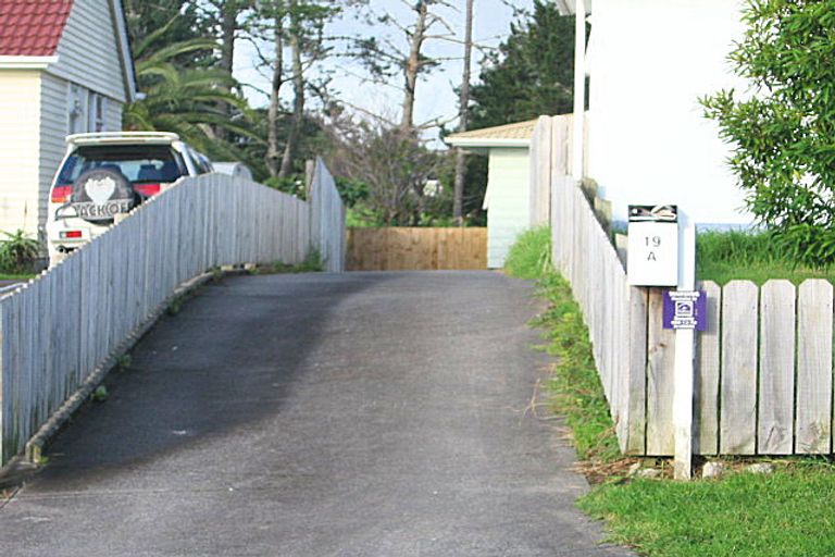 Photo of property in 19 Middlemore Crescent, Papatoetoe, Auckland, 2025