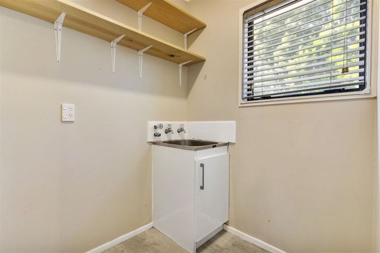 Photo of property in 41 Holmes Drive South, Massey, Auckland, 0614