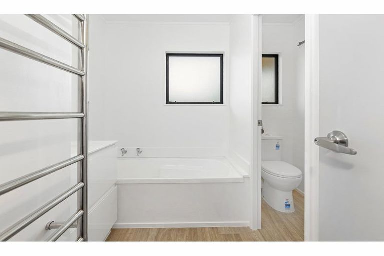 Photo of property in 22 Lloyd Drive, Nawton, Hamilton, 3200