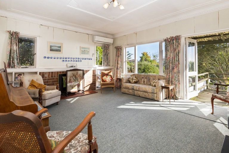 Photo of property in 12 Island View Terrace, Cockle Bay, Auckland, 2014