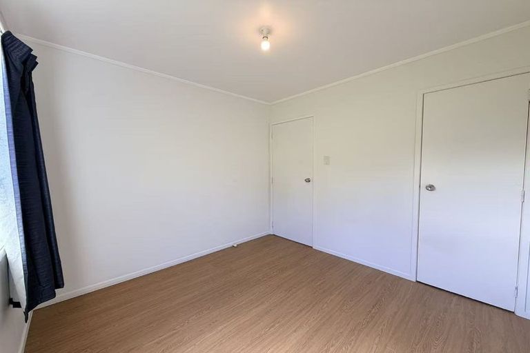 Photo of property in 10 Celeste Place, Totara Vale, Auckland, 0627