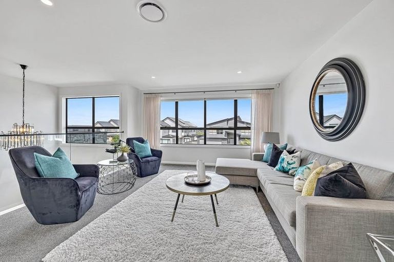 Photo of property in 2 Headsail Drive, Long Bay, Auckland, 0630