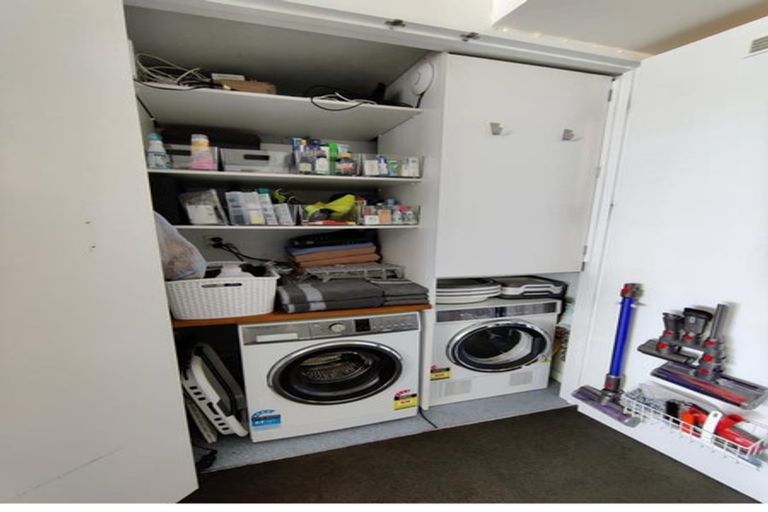 Photo of property in De Vere Apartments, 7/23 Tennyson Street, Te Aro, Wellington, 6011