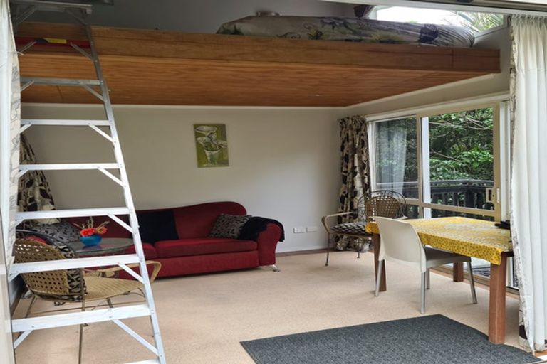 Photo of property in 10-12 Glenesk Road, Piha, New Lynn, 0772