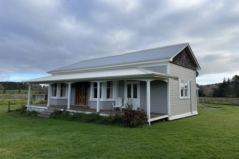 Photo of property in 1035 Kahikatea Flat Road, Waitoki, Kaukapakapa, 0871