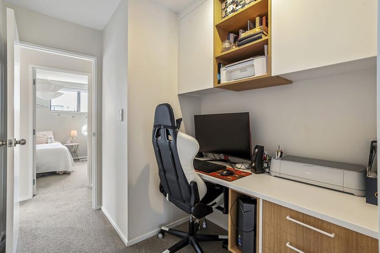 Photo of property in 112 Grand Drive, Orewa, 0931