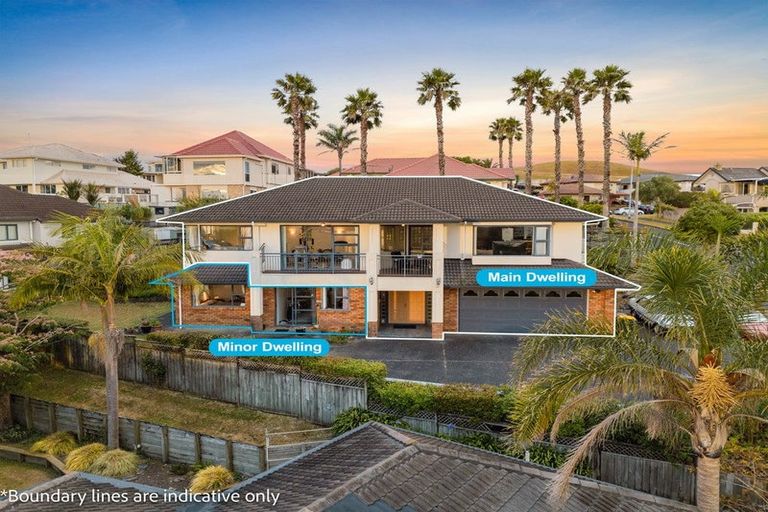 Photo of property in 56 Ribbonwood Crescent, Goodwood Heights, Auckland, 2105