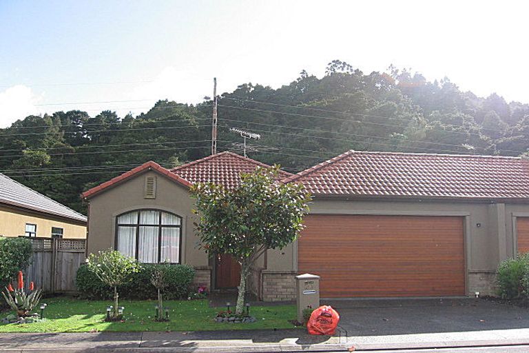 Photo of property in 20 Villanova Place, Albany, Auckland, 0632