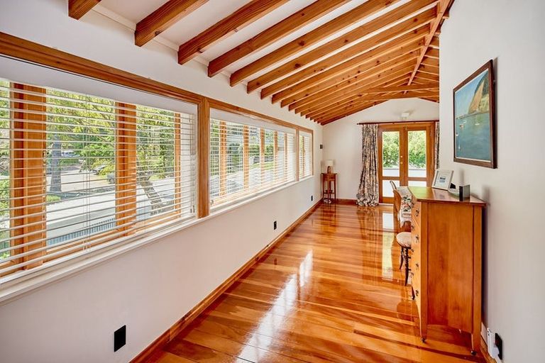 Photo of property in 25 Mahoe Street, Eastbourne, Lower Hutt, 5013