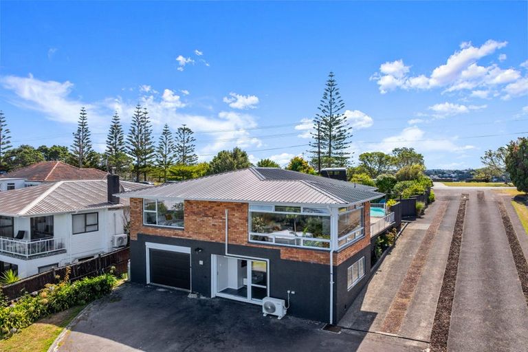 Photo of property in 27 High Road, Glenfield, Auckland, 0629