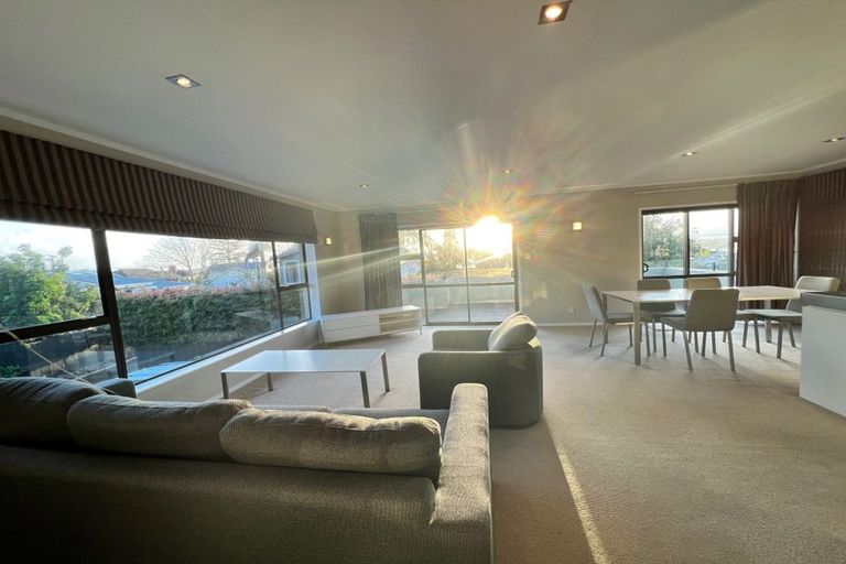 Photo of property in 1/4a Beresford Street, Bayswater, Auckland, 0622