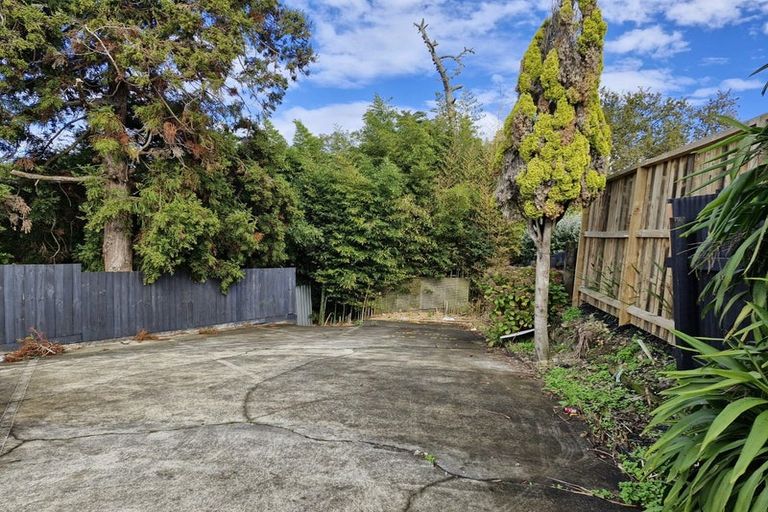 Photo of property in 2/7 Alston Avenue, Kelston, Auckland, 0602