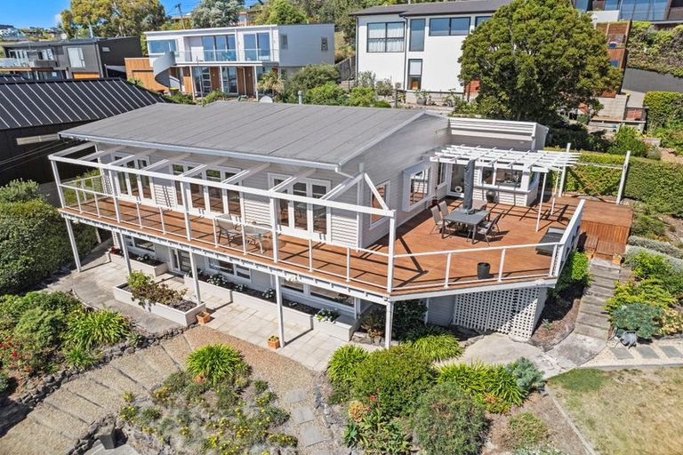 Photo of property in 24 Maffeys Road, Mount Pleasant, Christchurch, 8081