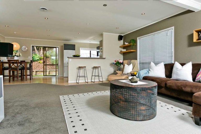 Photo of property in 11 Squirrel Lane, Browns Bay, Auckland, 0630