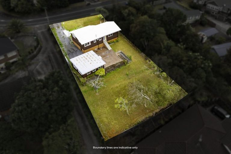 Photo of property in 92 Colwill Road, Massey, Auckland, 0614