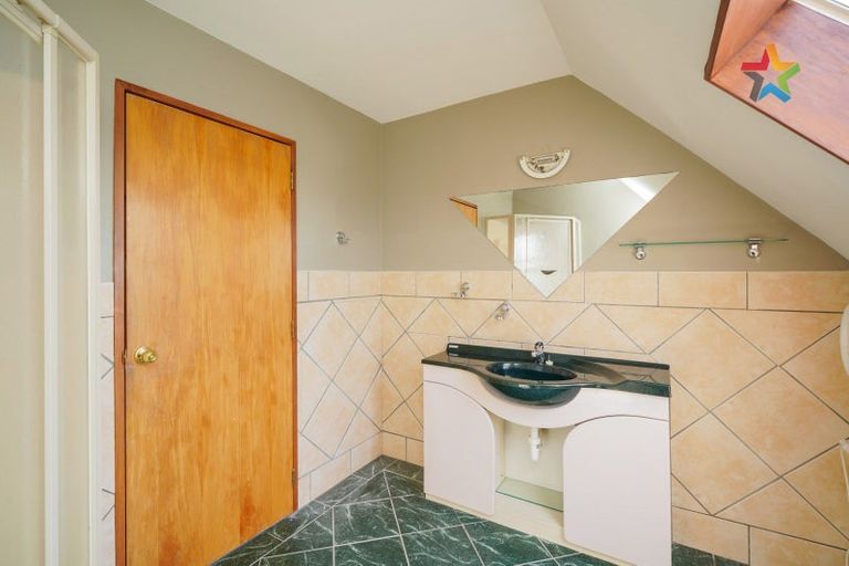 Photo of property in 14 Marine Parade, Bluff, 9814