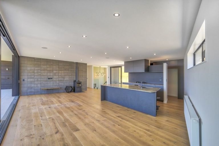 Photo of property in 58 Forest Heights, Wanaka, 9305