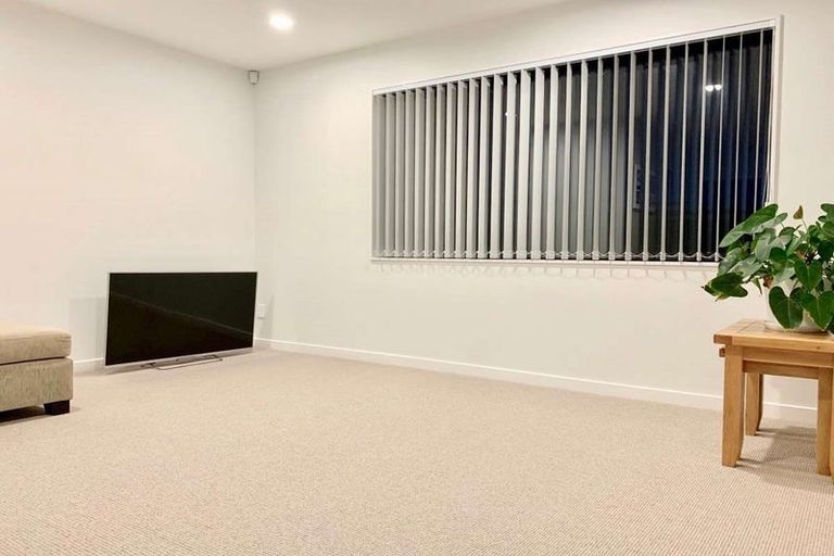 Photo of property in 7 James Mcleod Way, Silverdale, 0932