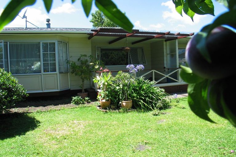 Photo of property in 4/11a Bayside Avenue, Te Atatu Peninsula, Auckland, 0610