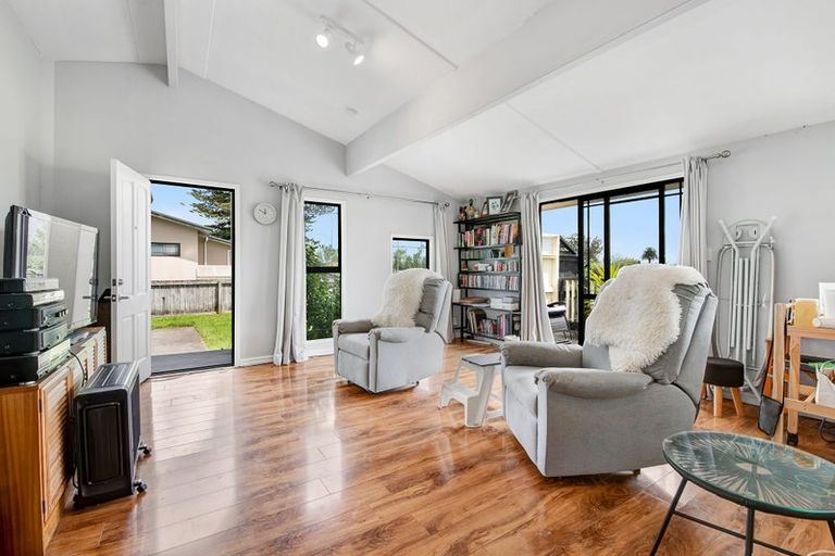 Photo of property in 31f Springs Road, Parakai, 0830