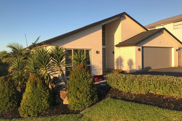 Photo of property in 48 Butler Stoney Crescent, Silverdale, 0932