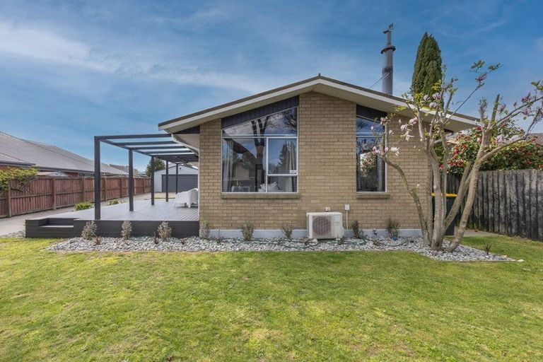 Photo of property in 5 Betula Place, Parklands, Christchurch, 8083