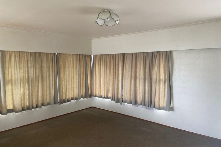 Photo of property in 2/4 Anne Road, Hillcrest, Auckland, 0627