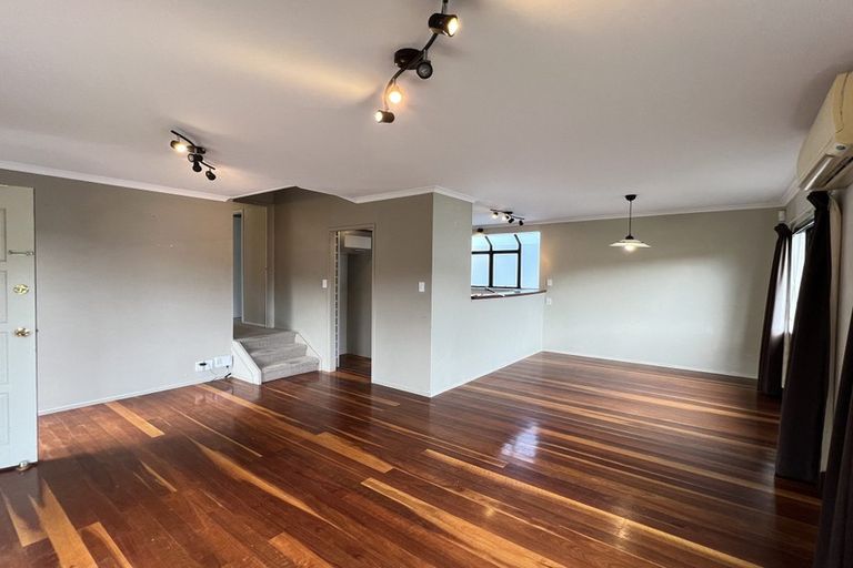 Photo of property in 1/13a Kitewao Street, Northcote, Auckland, 0627