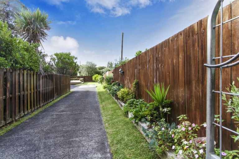 Photo of property in 2/46 Brandon Road, Glen Eden, Auckland, 0602