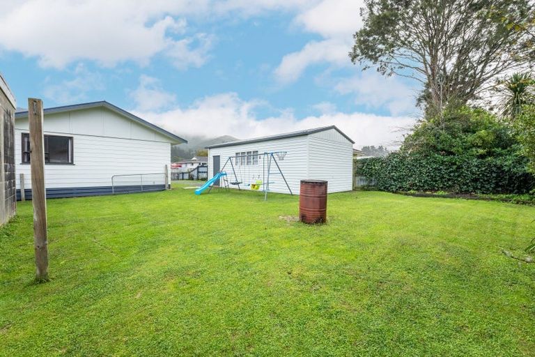 Photo of property in 318 Wellington Road, Wainuiomata, Lower Hutt, 5014