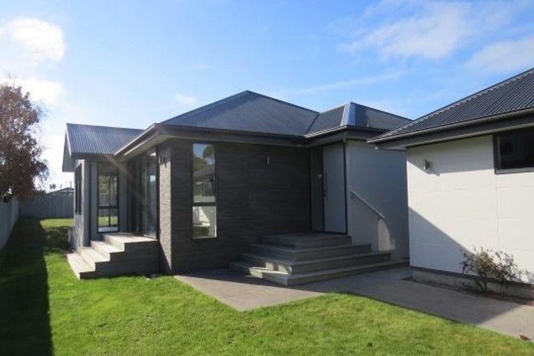 Photo of property in 75 Ascot Avenue, North New Brighton, Christchurch, 8083