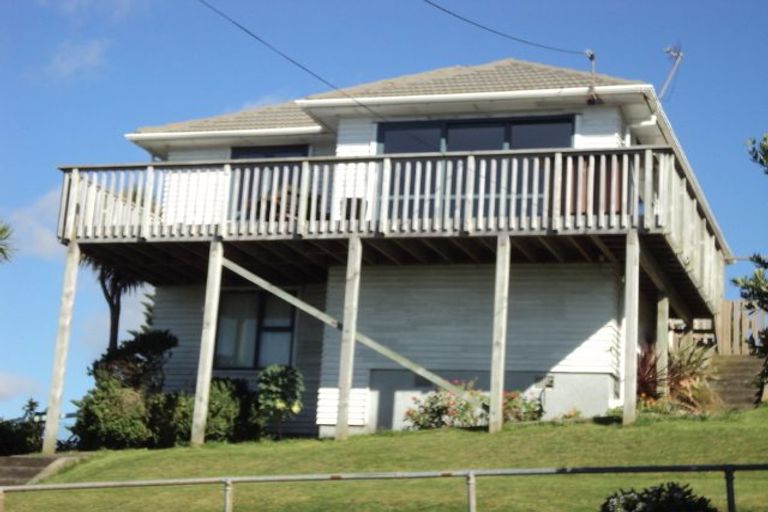 Photo of property in 35 Pikarere Street, Titahi Bay, Porirua, 5022