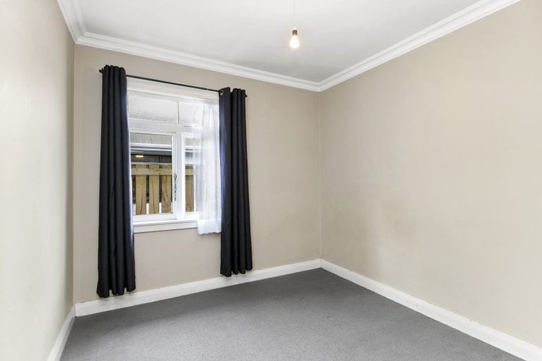 Photo of property in 42 Leighton Avenue, Waiwhetu, Lower Hutt, 5010