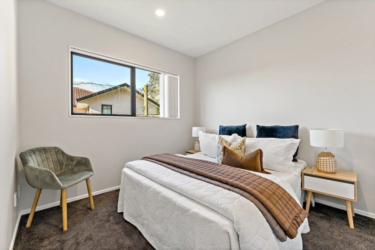 Photo of property in 24b Poinsettia Place, Henderson, Auckland, 0610