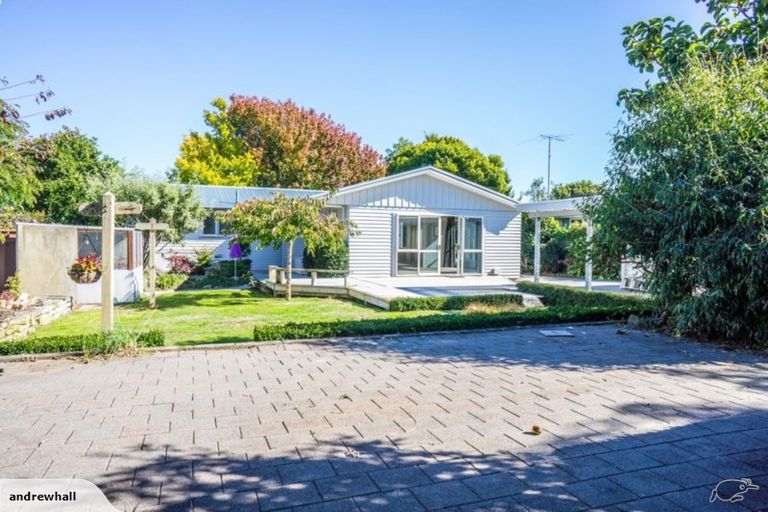 Photo of property in 7 Leybourne Avenue, Waikanae, 5036