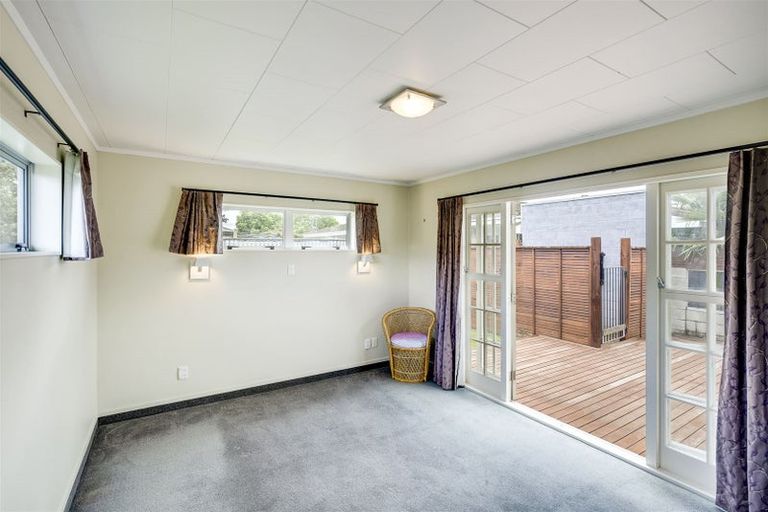 Photo of property in 2a Chester Place, Taradale, Napier, 4112