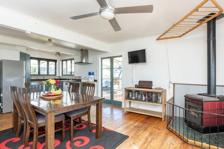 Photo of property in 30 Beach Road, Haumoana, 4102