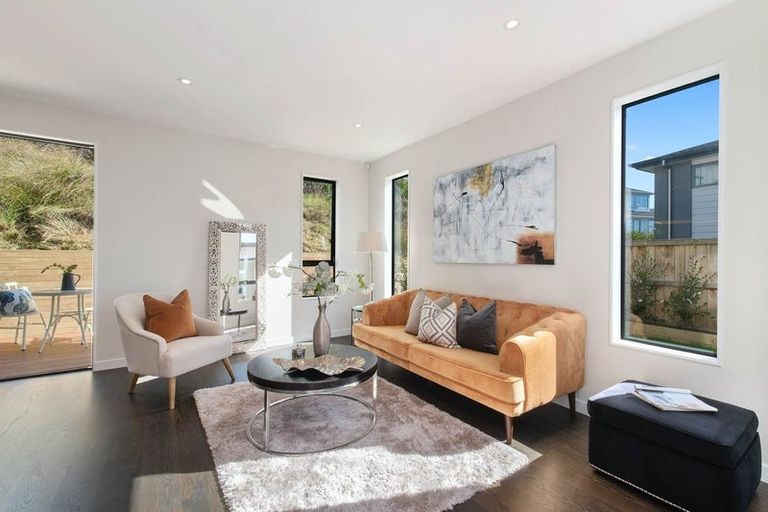 Photo of property in 32 Bounty Road, Long Bay, Auckland, 0630